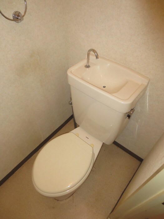 物件内観写真14　(トイレ)