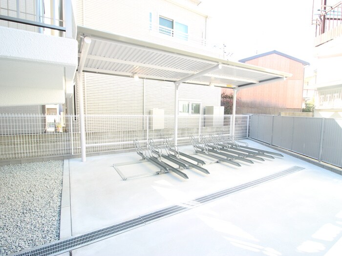 物件外観写真5　(駐輪場)