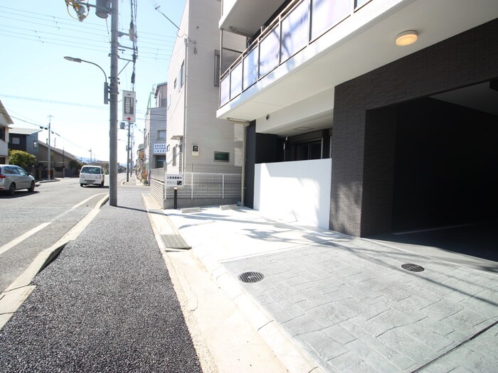 物件外観写真6　(駐車場)