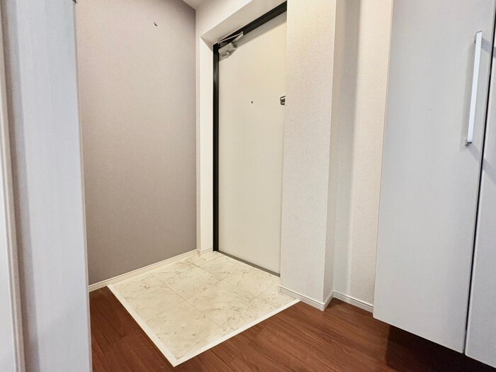 物件内観写真21　(玄関)