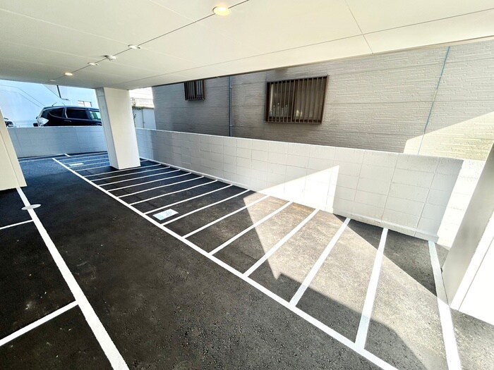 物件外観写真4　(駐輪場)