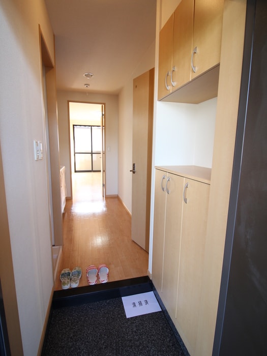 物件内観写真16　(玄関)