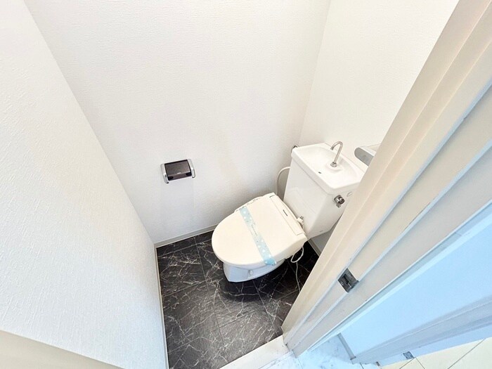 物件内観写真14　(トイレ)