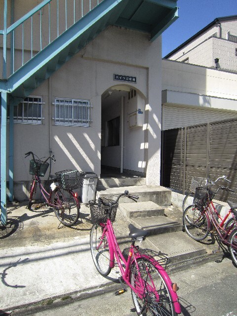 物件外観写真2　(エントランス部分)