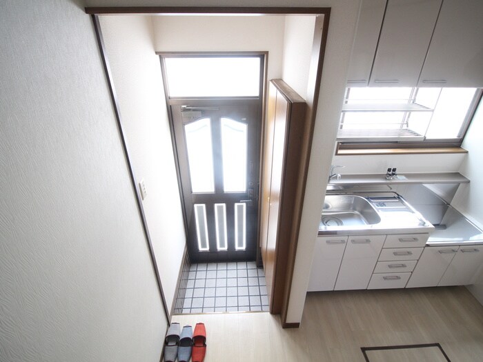 物件内観写真12　(玄関)