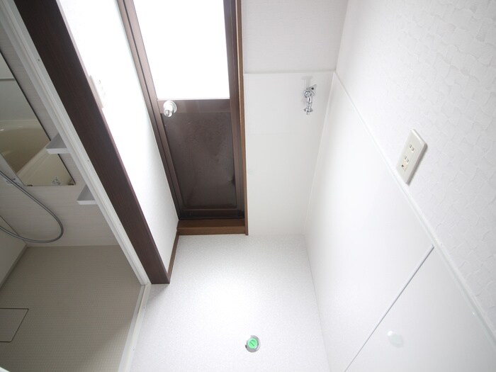 物件内観写真21　(洗濯機置場)