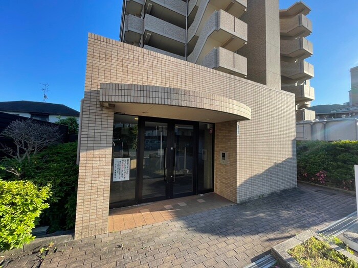 物件外観写真4　(エントランス部分)