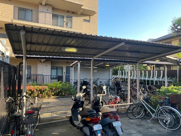 バイク置き場