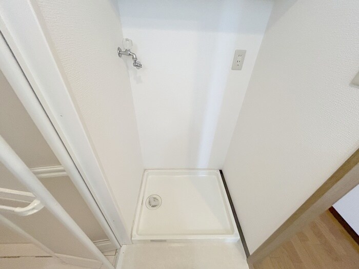 物件内観写真15　(洗濯機置場)