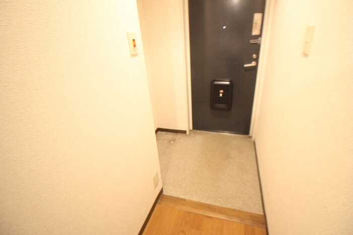 物件内観写真15　(玄関)