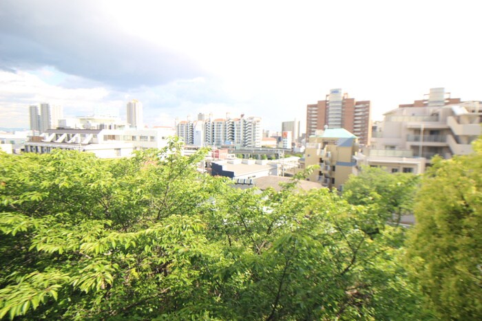 物件内観写真16　(室内からの展望)