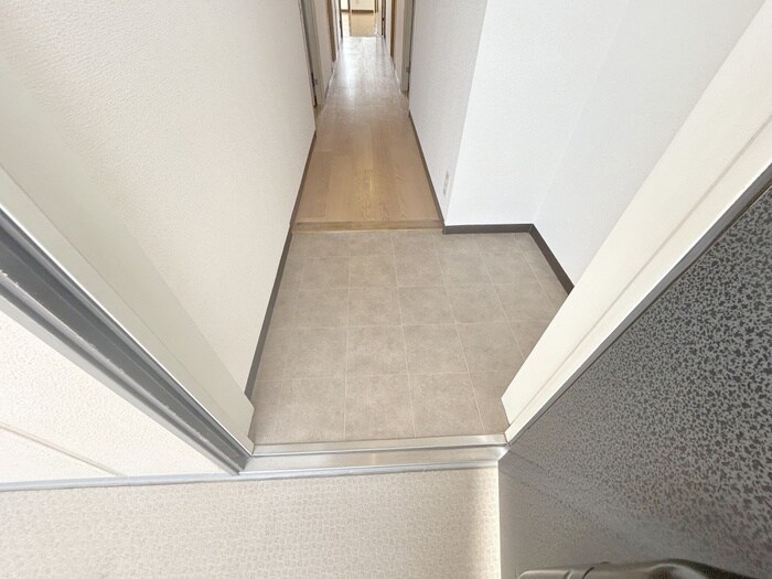 物件内観写真17　(玄関)