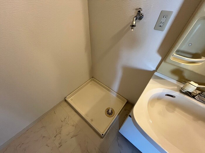 物件内観写真17　(洗濯機置場)