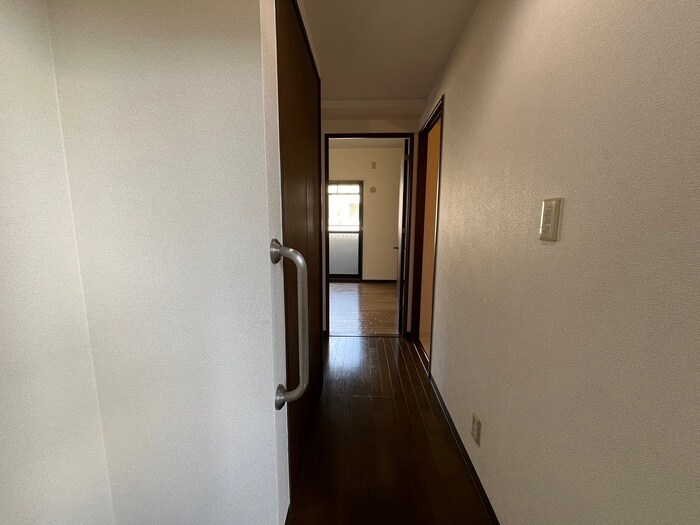物件内観写真18　(廊下)