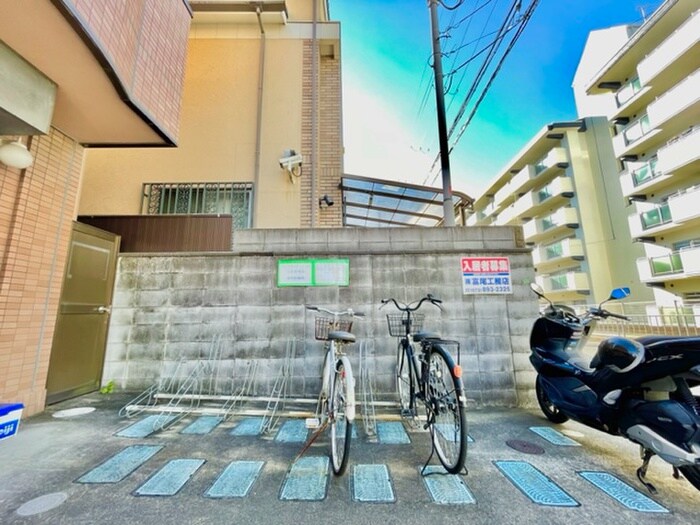 ランドロード・トミオの駐輪場