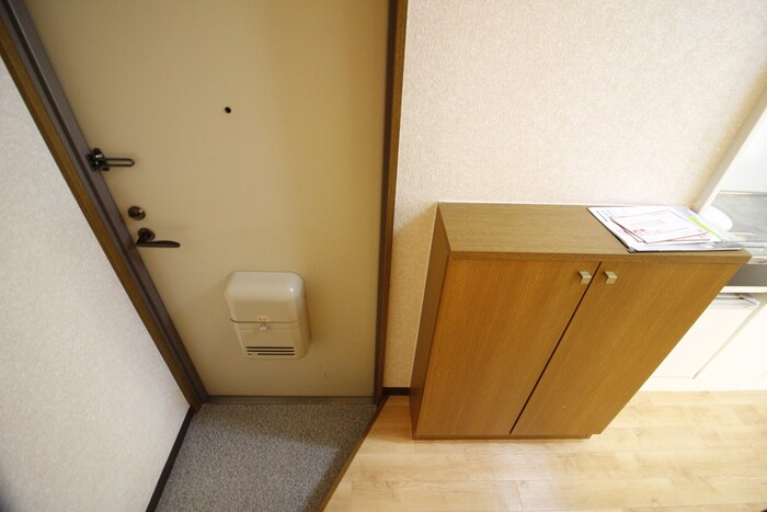 物件内観写真16　(玄関)