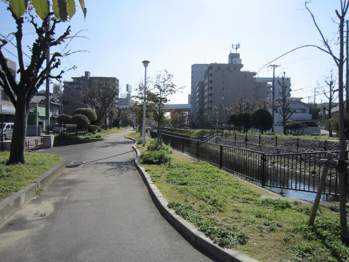 長瀬遊歩道公園