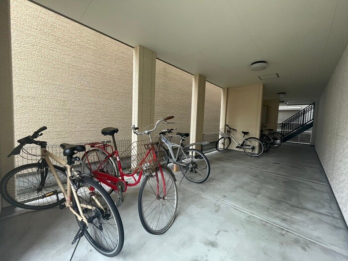 物件外観写真2　(駐車場)