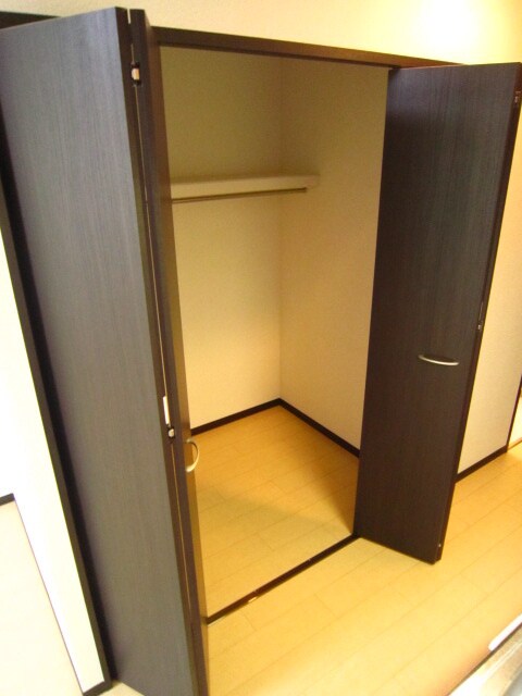 物件内観写真12　(収納)