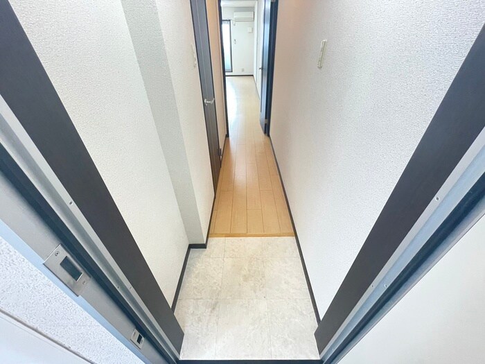 物件内観写真15　(玄関)