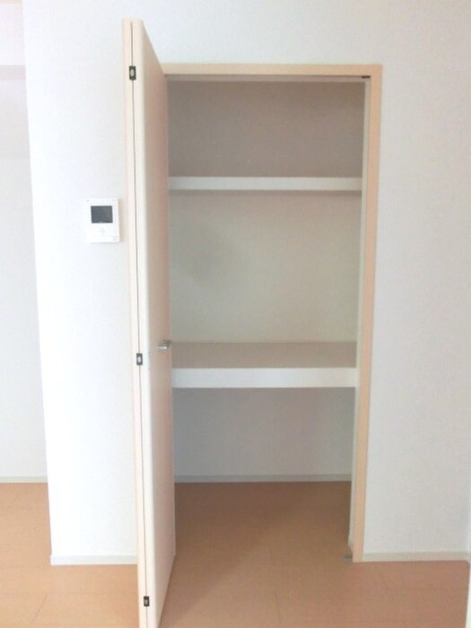 物件内観写真10　(収納)