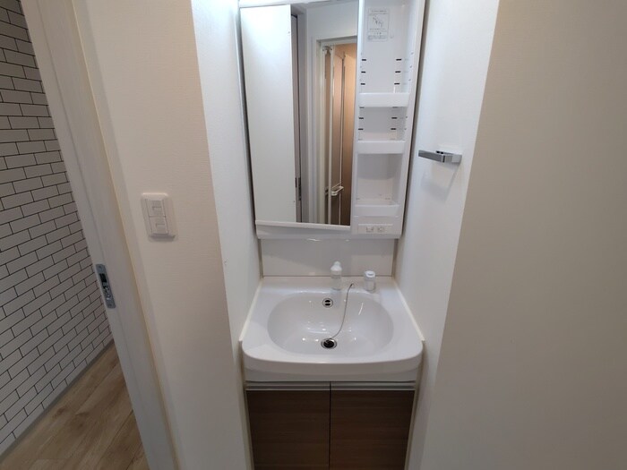 物件内観写真9　(洗面)