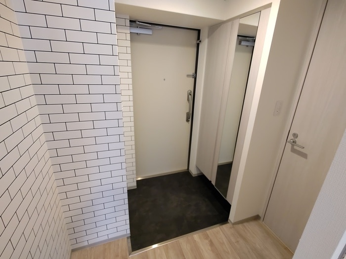 物件内観写真16　(玄関)