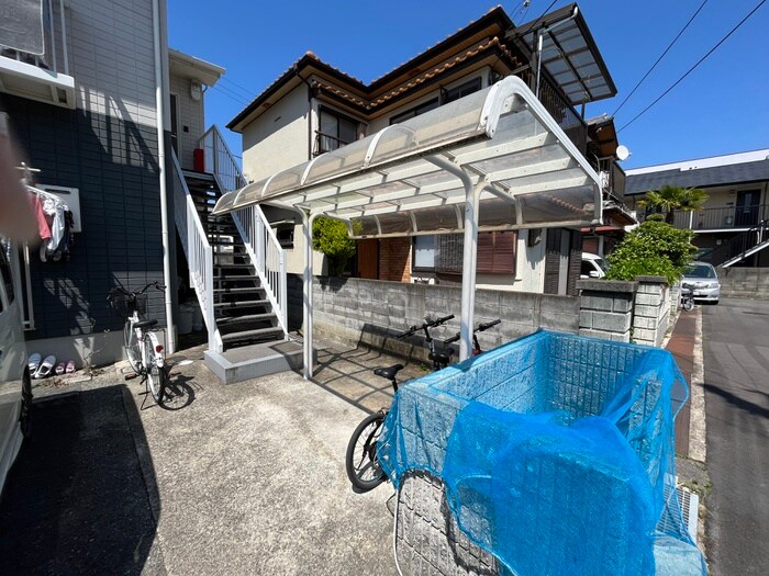 物件外観写真4　(駐輪場)