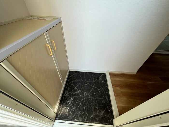 物件内観写真19　(玄関)