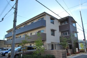 シャーメゾン三宝外観写真