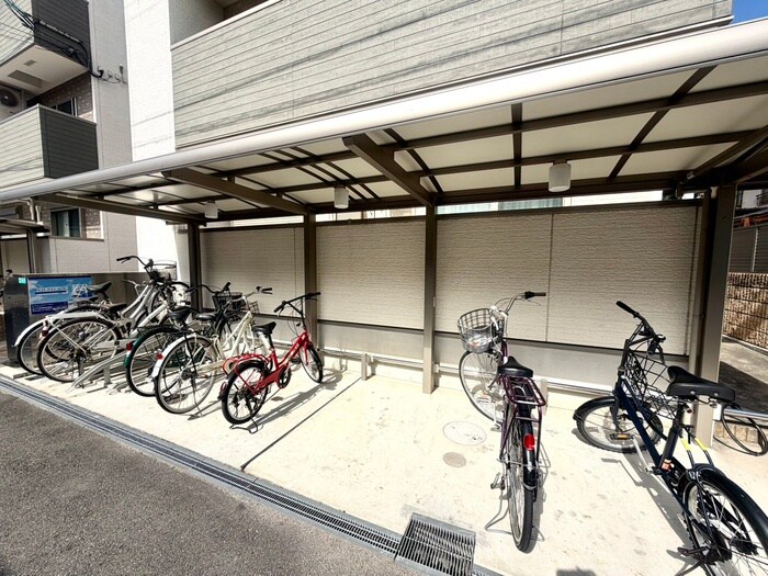 物件外観写真4　(駐輪場)