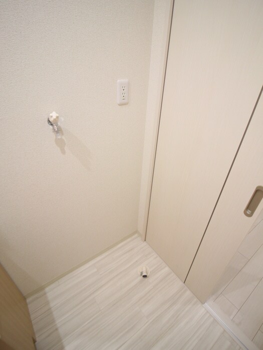 物件内観写真15　(洗濯機置場)