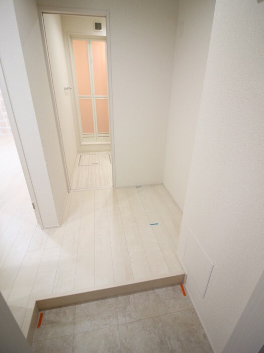 物件内観写真19　(玄関)