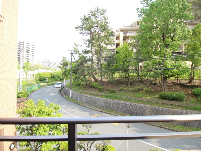 物件内観写真16　(室内からの展望)