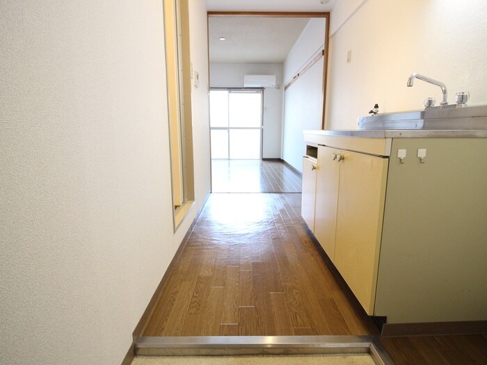 物件内観写真8　(廊下)