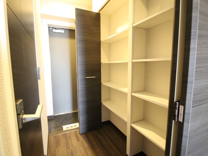 物件内観写真9　(廊下)