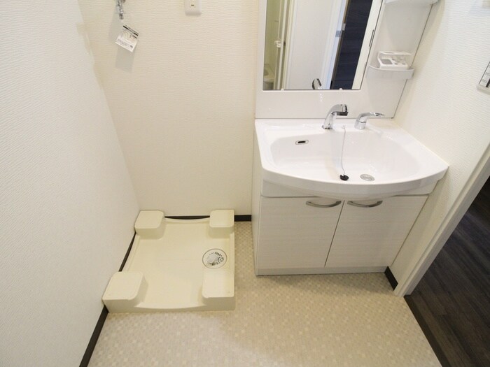 物件内観写真14　(洗濯機置場)