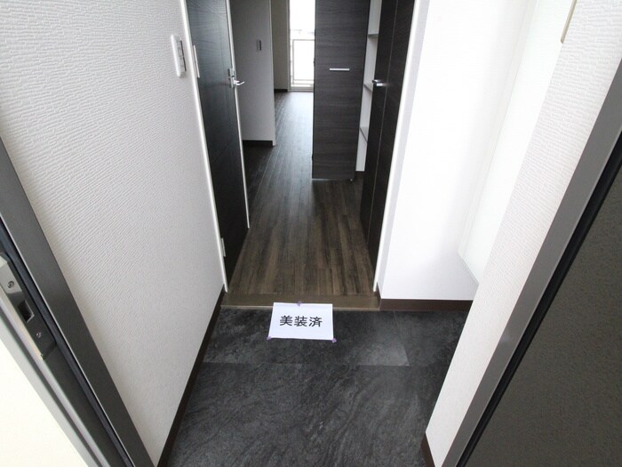 物件内観写真21　(玄関)