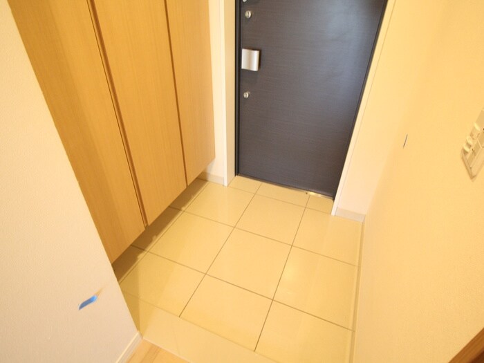 物件内観写真15　(玄関)