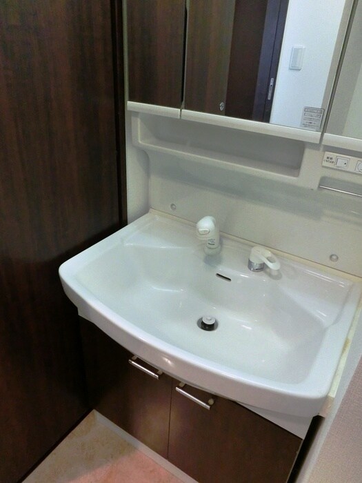 物件内観写真8　(洗面)