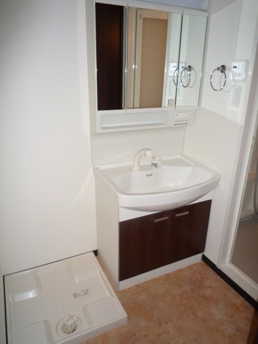 物件内観写真8　(洗面)