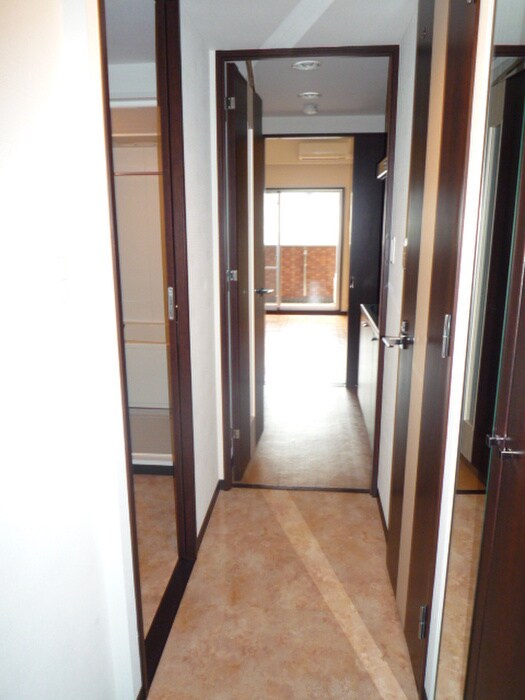物件内観写真16　(廊下)