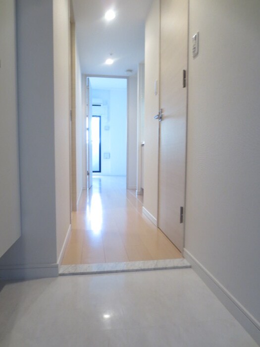 物件内観写真7　(玄関)