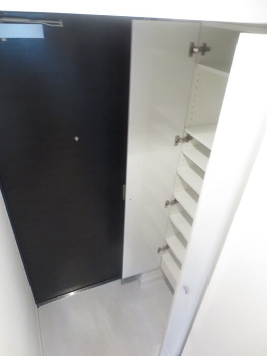 物件内観写真8　(靴箱)