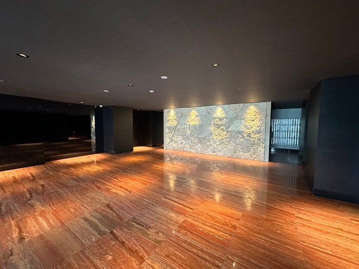 物件外観写真4　(エントランス部分)