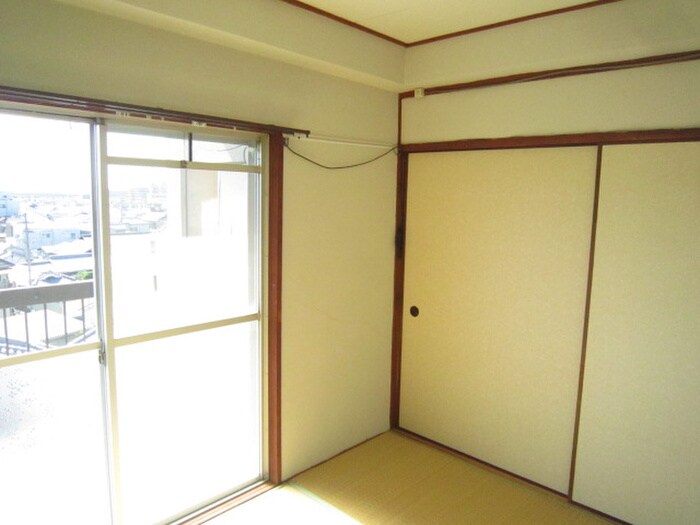 物件内観写真8　(居室)