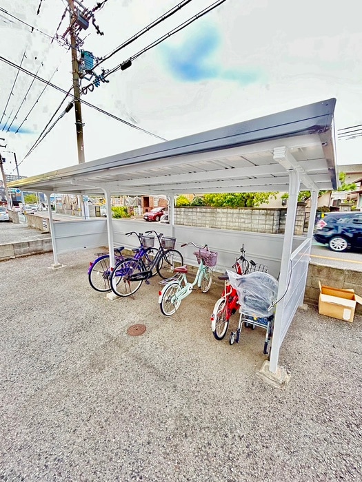 物件外観写真6　(駐輪場)