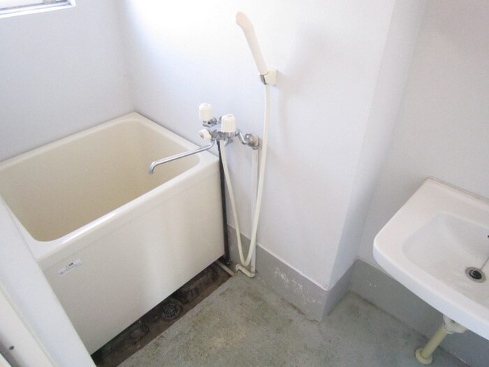 物件内観写真12　(バス／シャワールーム等)