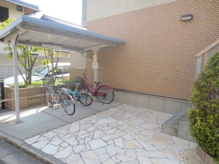 物件外観写真3　(駐輪場)