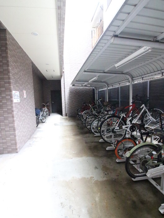 物件外観写真5　(駐輪場)